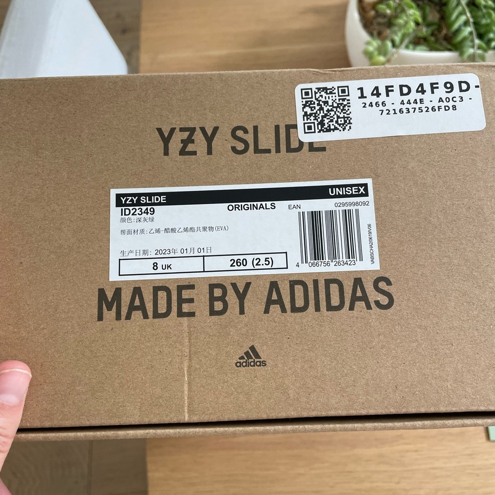 adidas yeezy slides